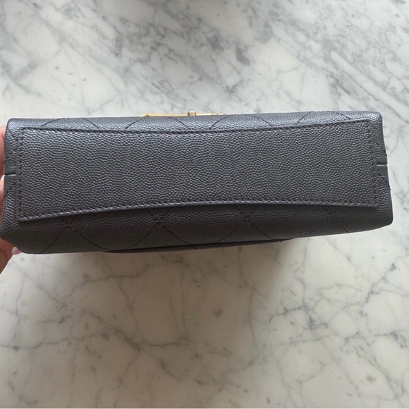 CHANEL Shoulder Bag Leather Grained Calfskin Gray with Gold Chain - Picture 10 of 16